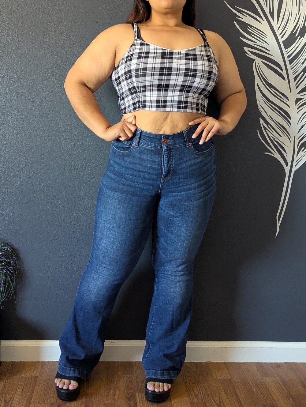 Kyoyo Plaid Crop Top